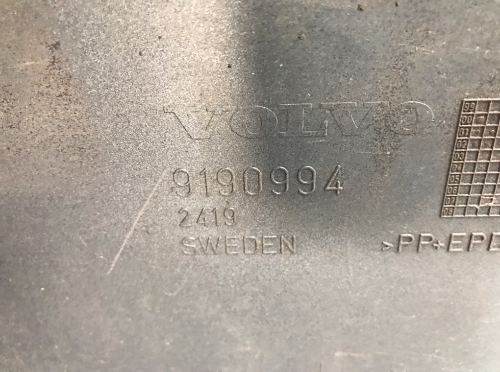 Бампер задний для Volvo V70, 2002 г. 2.4 D5 дизель б/у — фото 9