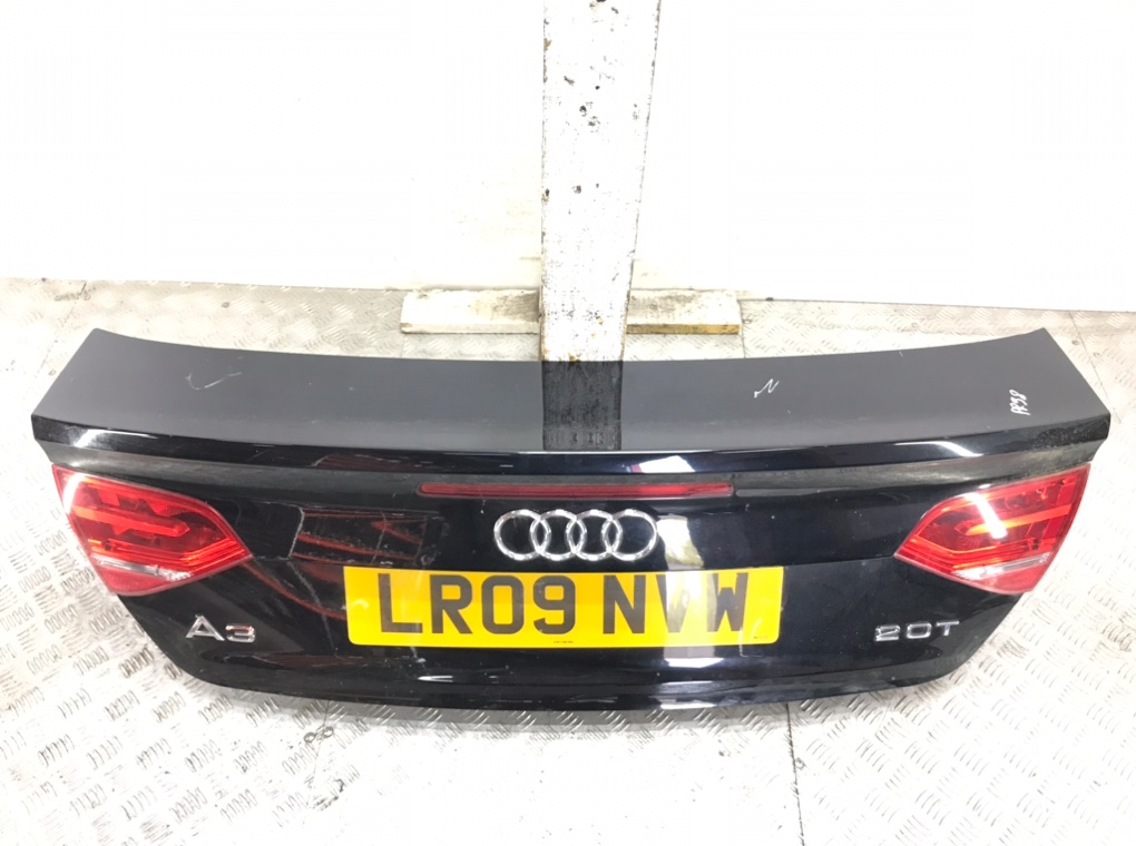 Крышка багажника для Audi A3, 2009 г. 2.0 TFSI бензин б/у — фото 2