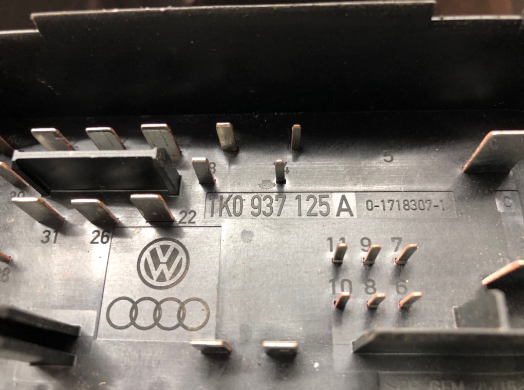 Блок предохранителей для Volkswagen Golf, 2006 г. 2.0 SDi дизель б/у — фото 9