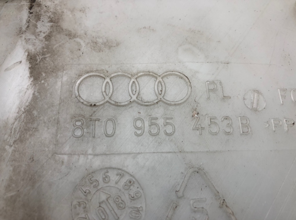 Бачок омывателя для Audi A4, 2008 г. 2.0 TDi дизель б/у — фото 6