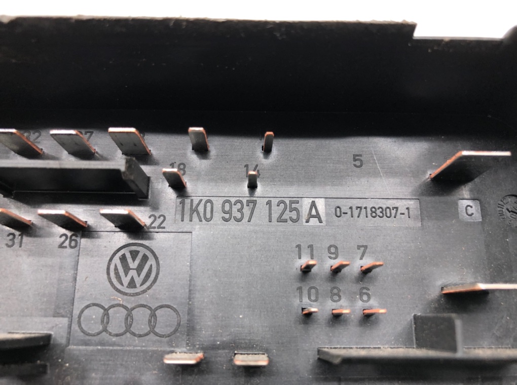 Блок предохранителей для Volkswagen Golf, 2007 г. 1.9 TDi дизель б/у — фото 9