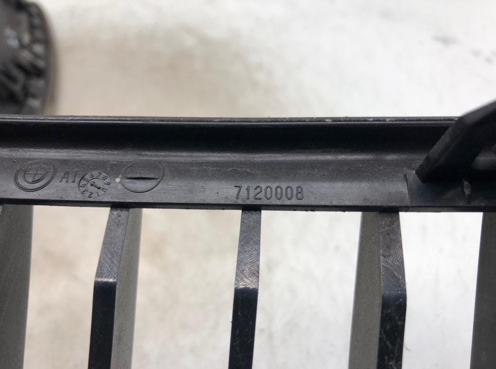 Решетка радиатора для BMW 3 E90/E91/E92/E93, 2006 г. 2.0 i бензин б/у — фото 7