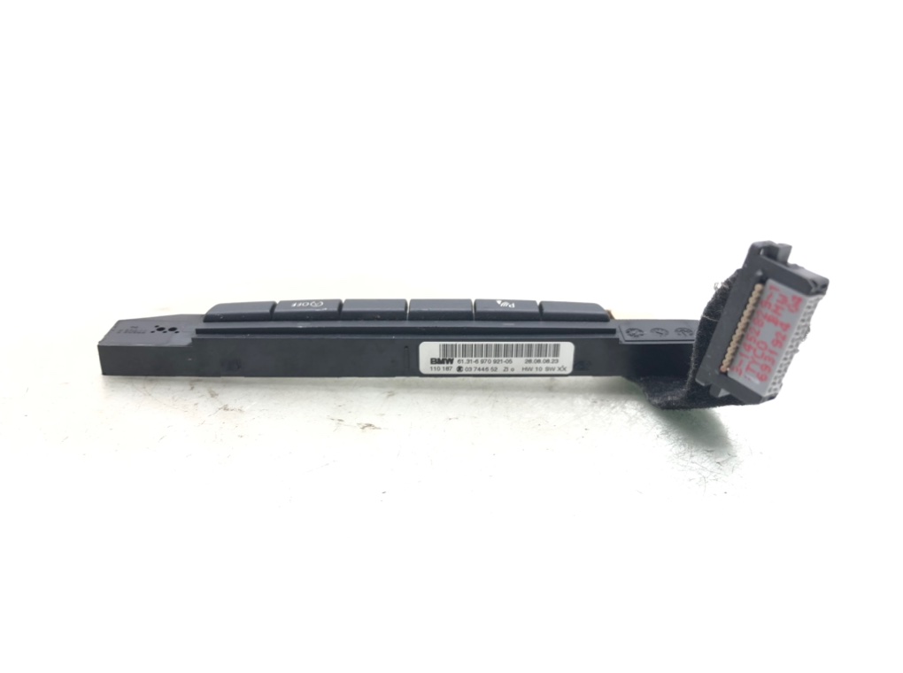 Кнопка парктроника для BMW 1 E87/E81/E82/E88, 2008 г. 2.0D дизель б/у — фото 3