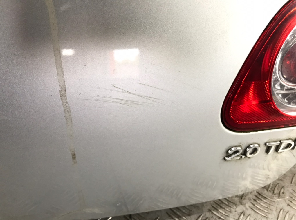 Крышка багажника для Volkswagen Passat, 2010 г. 2.0 TDi дизель б/у — фото 9