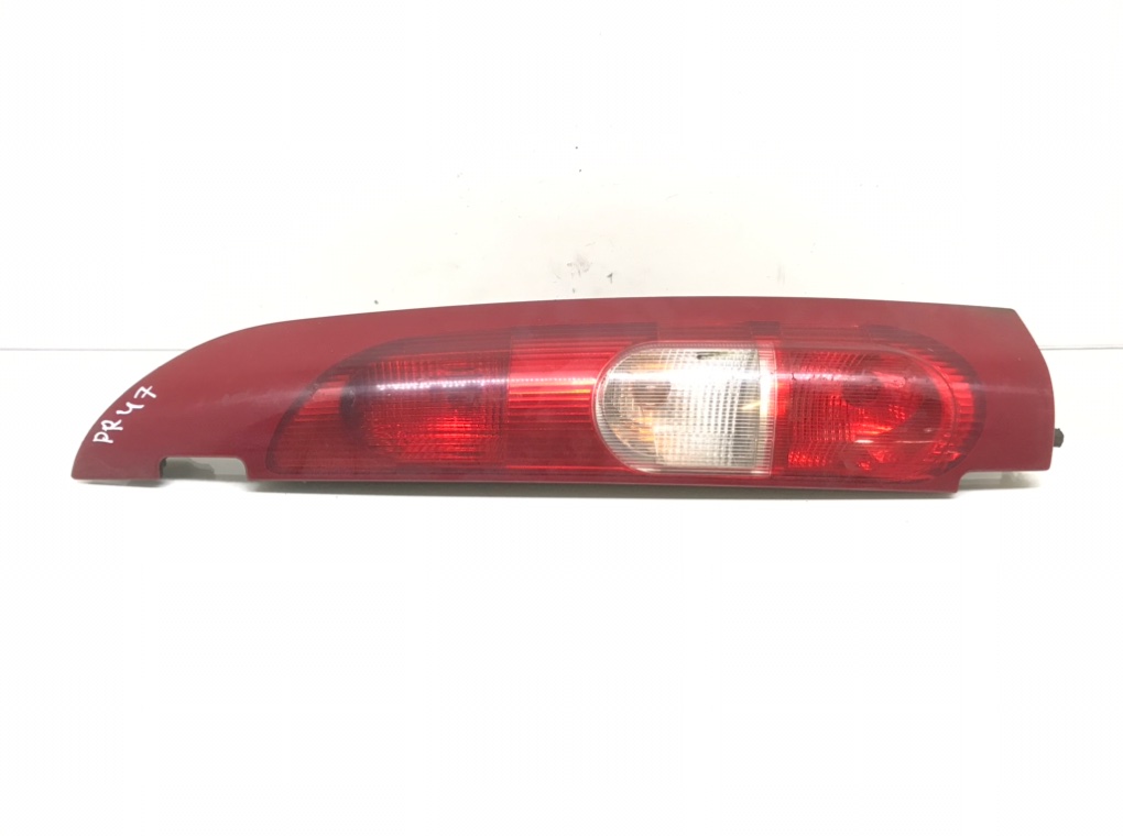 Фонарь задний правый для Nissan Kubistar, 2005 г. 1.5 DCi дизель б/у