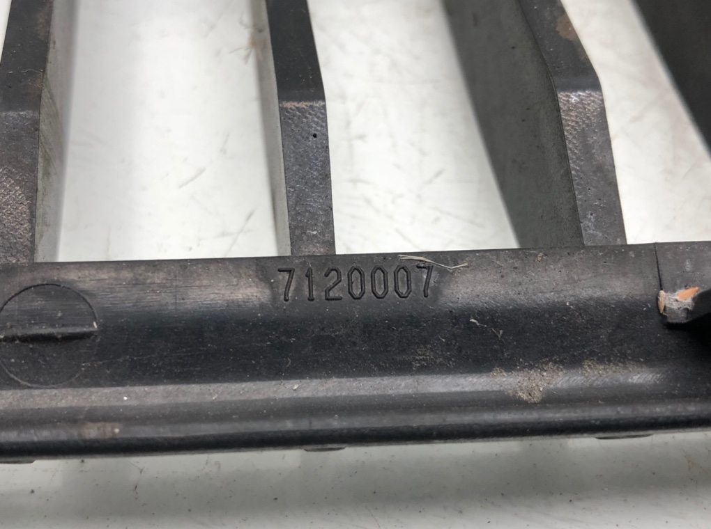 Решетка радиатора для BMW 3 E90/E91/E92/E93, 2006 г. 2.0 TD дизель б/у — фото 8
