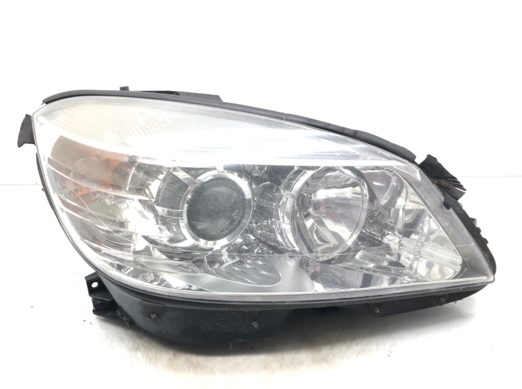 Фара правая для Mercedes C W204, 2008 г. 2.2 CDi дизель б/у