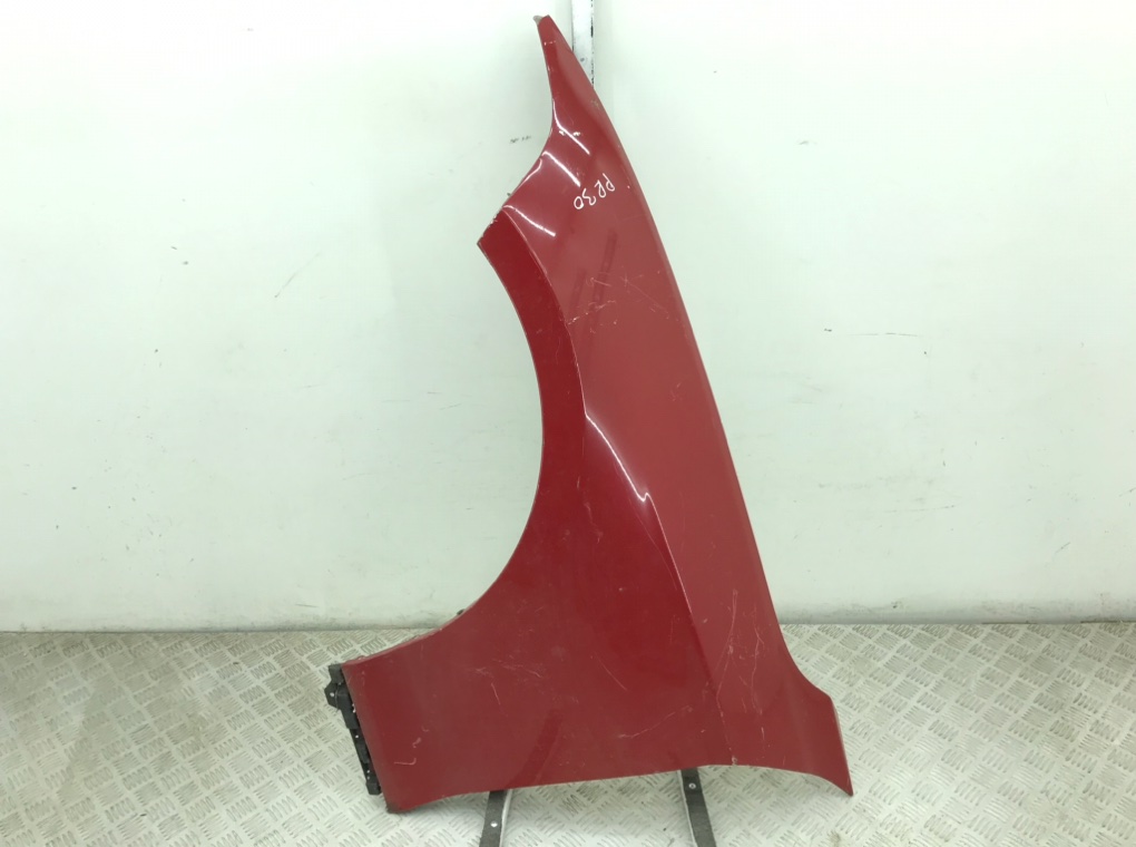 Крыло переднее левое для BMW 1 F20/F21, 2011 г. 2.0 D дизель б/у