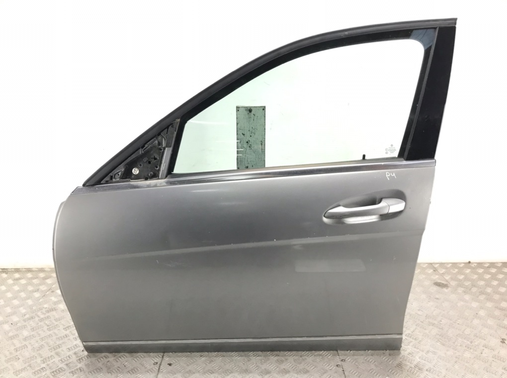 Дверь передняя левая для Mercedes C W204, 2008 г. 2.2 CDi дизель б/у