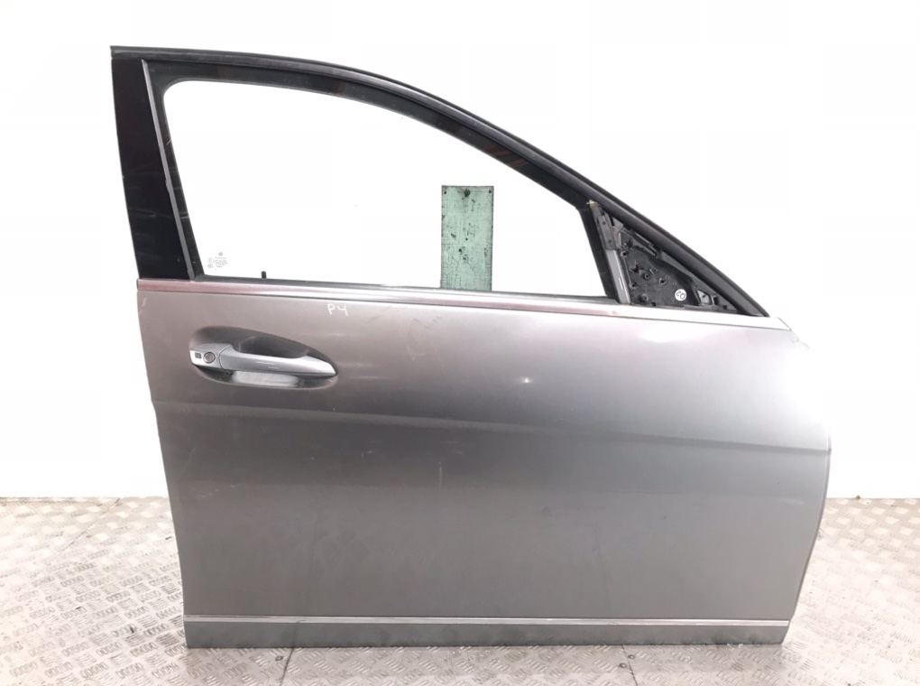 Дверь передняя правая для Mercedes C W204, 2008 г. 2.2 CDi дизель б/у