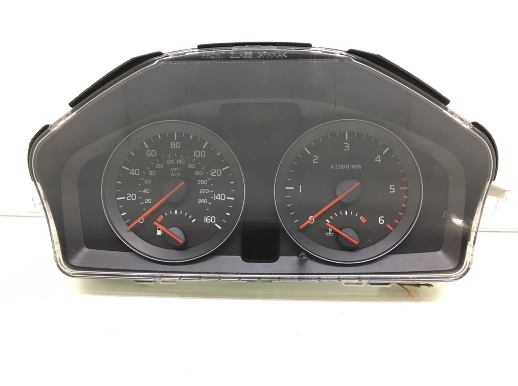 Щиток приборов (приборная панель) для Volvo V50, 2009 г. 2.0 TD дизель б/у