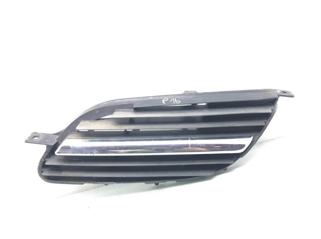 Решетка радиатора для Nissan Almera Tino, 2005 г. 1.8 i бензин б/у