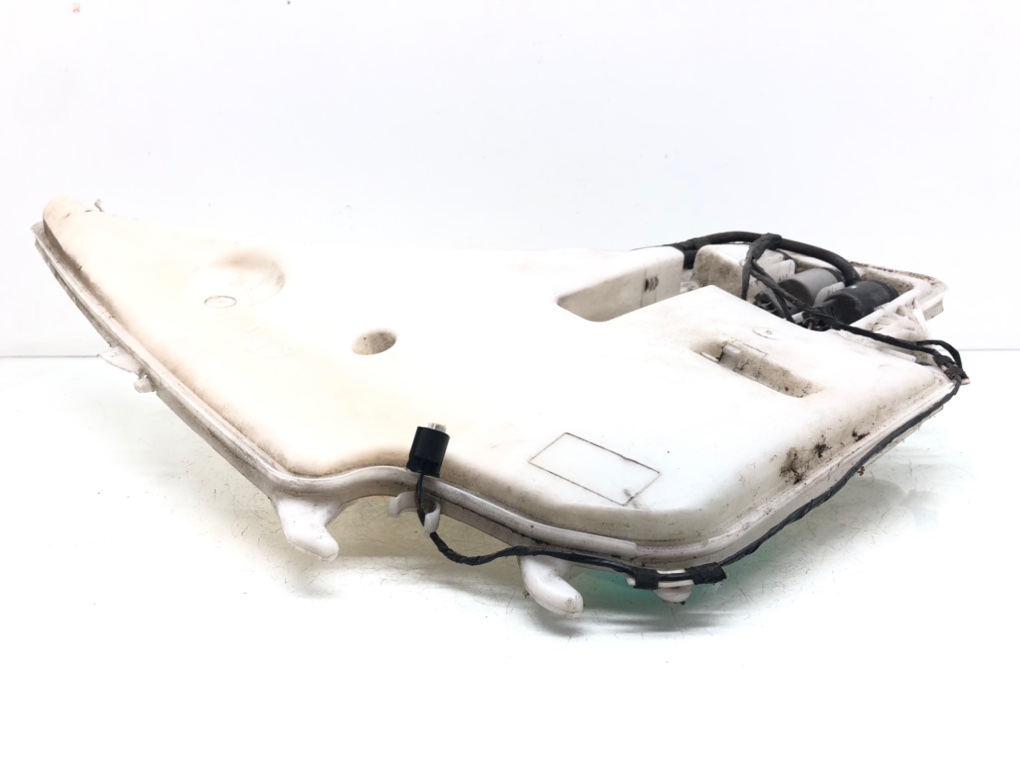 Бачок омывателя для BMW 1 E87/E81/E82/E88, 2008 г. 2.0D дизель б/у — фото 4