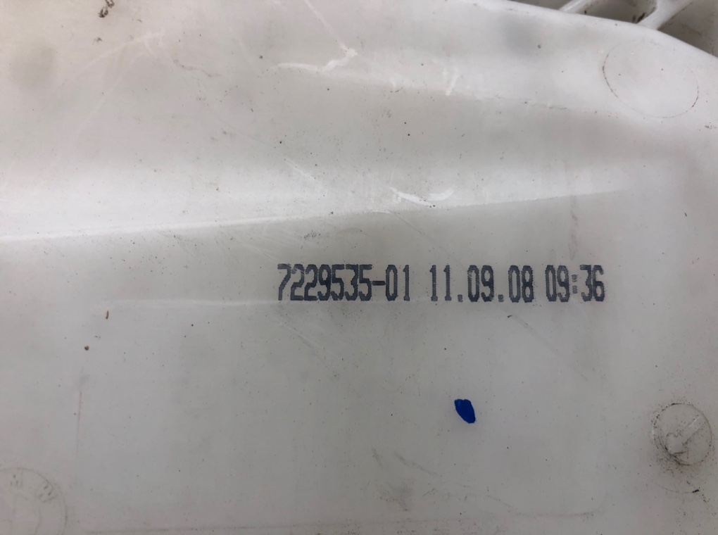 Бачок омывателя для BMW 1 E87/E81/E82/E88, 2008 г. 2.0D дизель б/у — фото 5