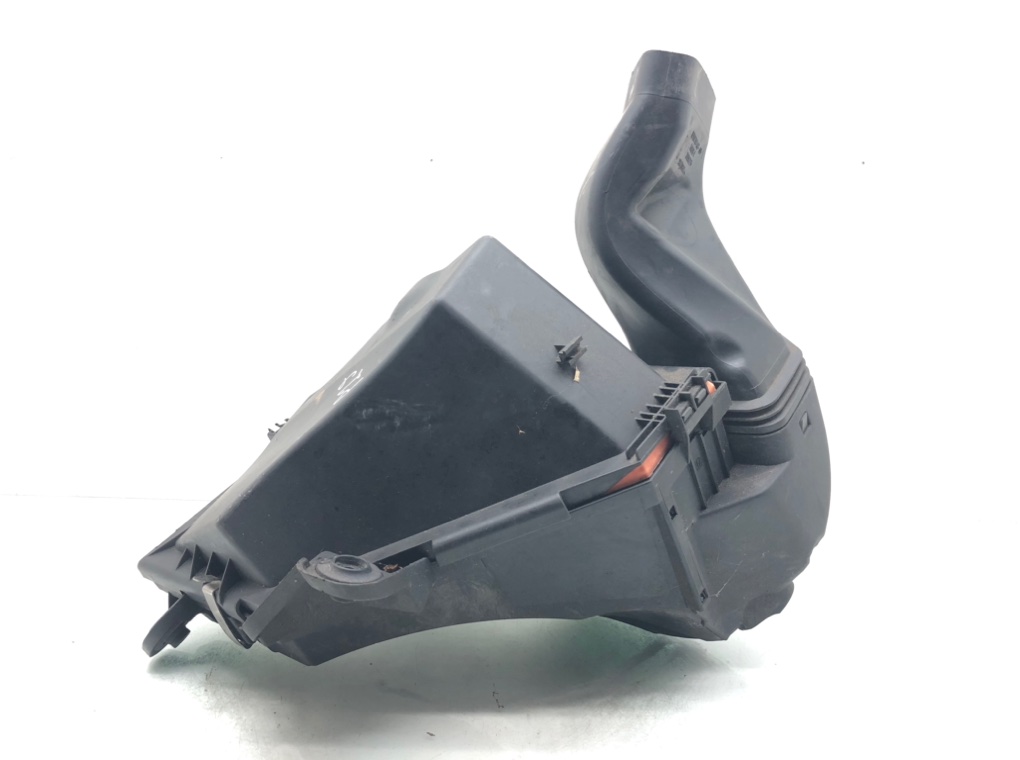 Корпус воздушного фильтра для BMW 1 E87/E81/E82/E88, 2008 г. 2.0D дизель б/у — фото 2