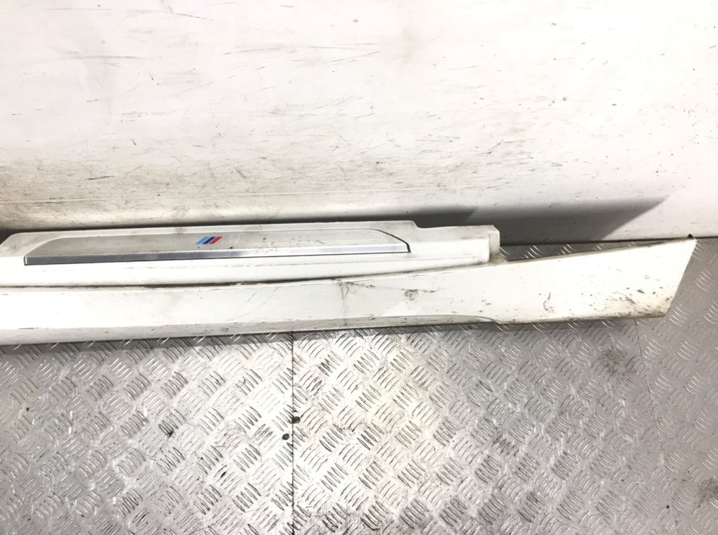 Накладка на порог для BMW 1 E87/E81/E82/E88, 2010 г. 2.0i бензин б/у — фото 3