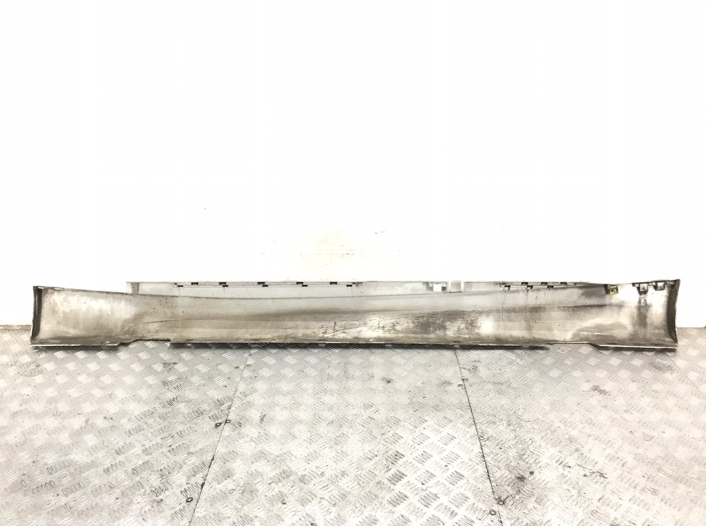 Накладка на порог для BMW 1 E87/E81/E82/E88, 2010 г. 2.0i бензин б/у — фото 4