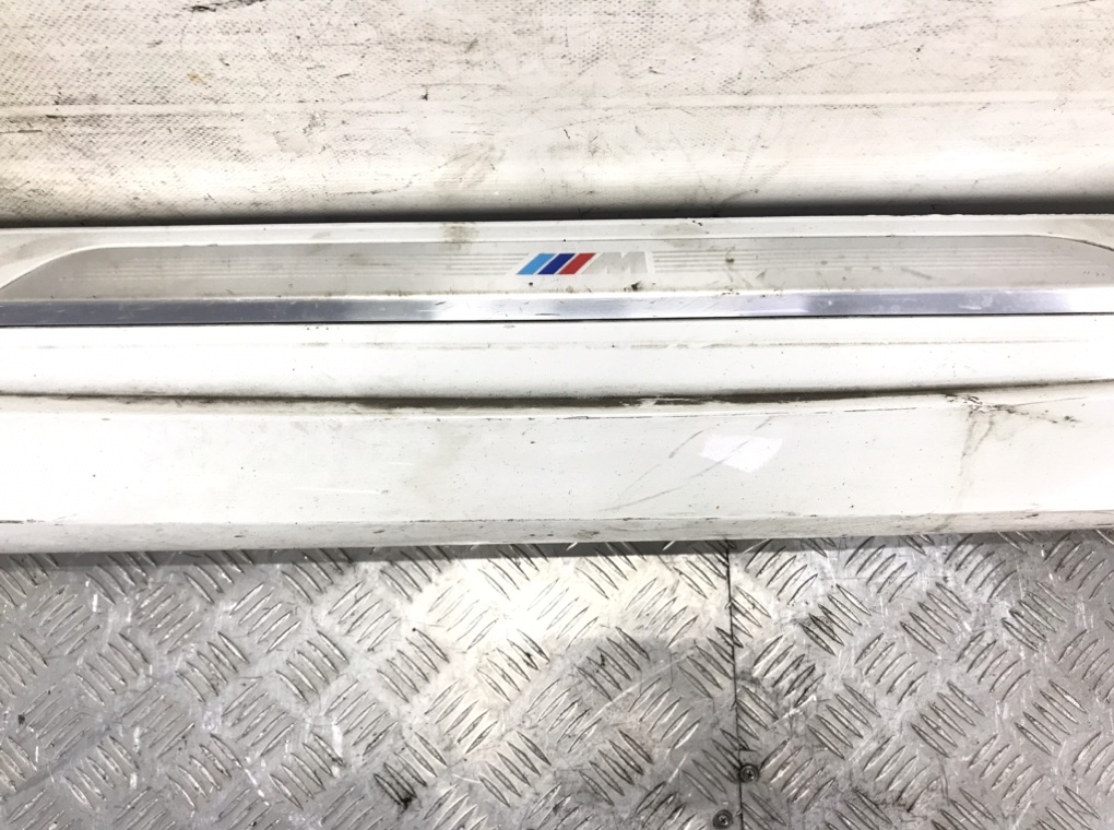 Накладка на порог для BMW 1 E87/E81/E82/E88, 2010 г. 2.0i бензин б/у — фото 7