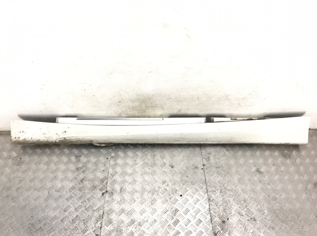Накладка на порог для BMW 1 E87/E81/E82/E88, 2010 г. 2.0i бензин б/у