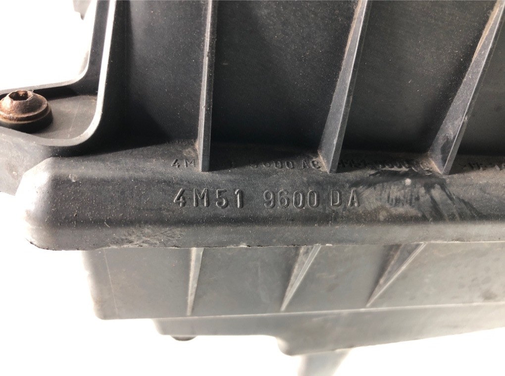 Корпус воздушного фильтра для Volvo C30, 2007 г. 2.0 TD дизель б/у — фото 7