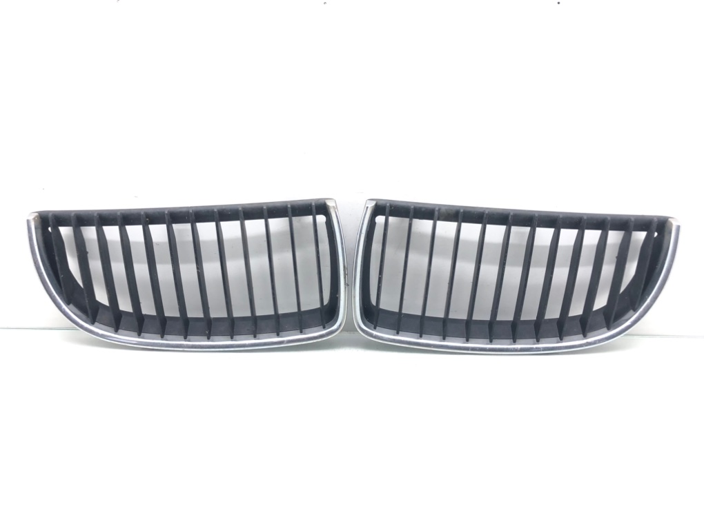 Решетка радиатора для BMW 3 E90/E91/E92/E93, 2006 г. 2.0 TD дизель б/у