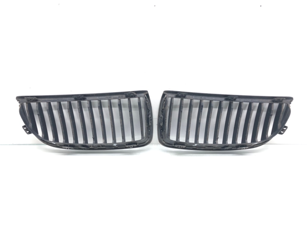 Решетка радиатора для BMW 3 E90/E91/E92/E93, 2006 г. 2.0 TD дизель б/у — фото 2