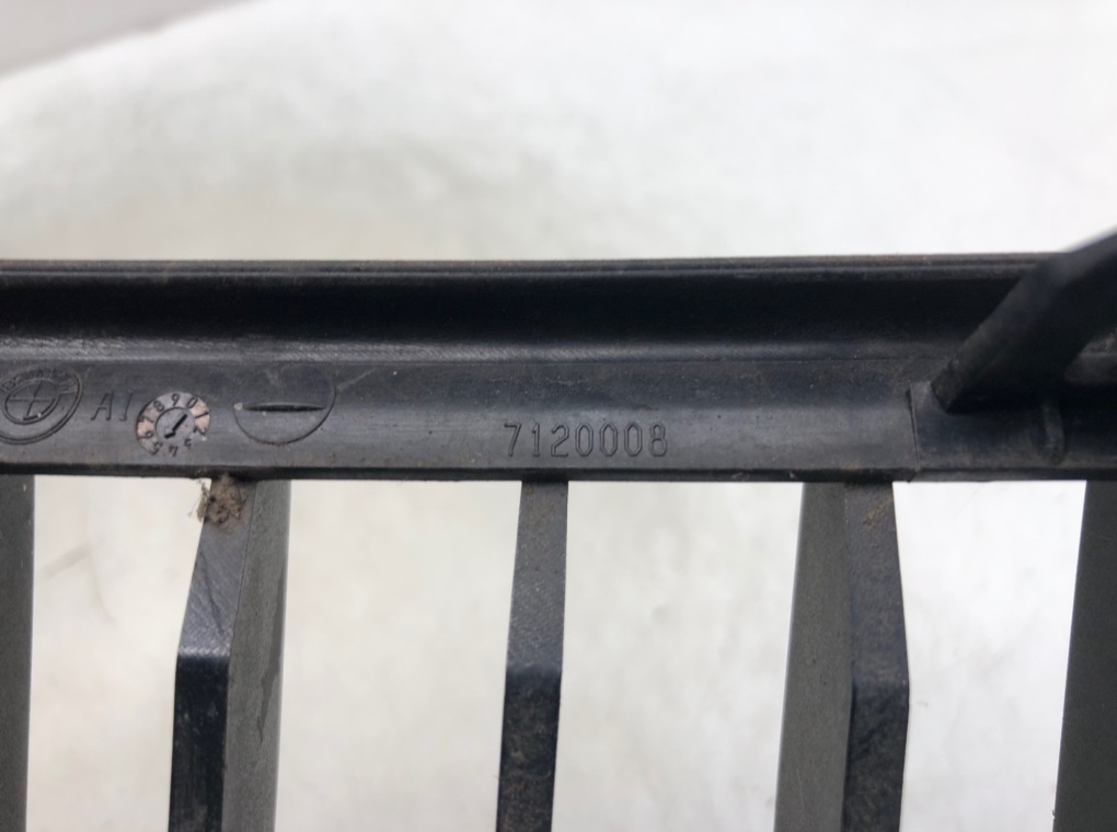 Решетка радиатора для BMW 3 E90/E91/E92/E93, 2006 г. 2.0 TD дизель б/у — фото 7