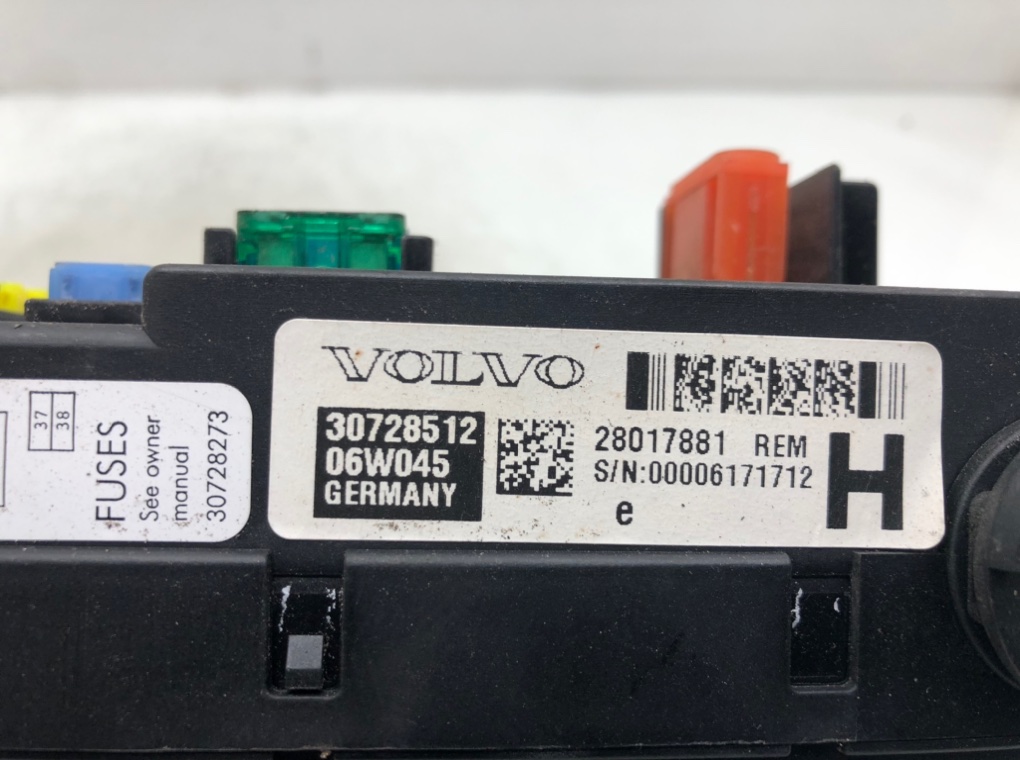 Блок предохранителей для Volvo V70, 2006 г. 2.4 D5 дизель б/у — фото 6