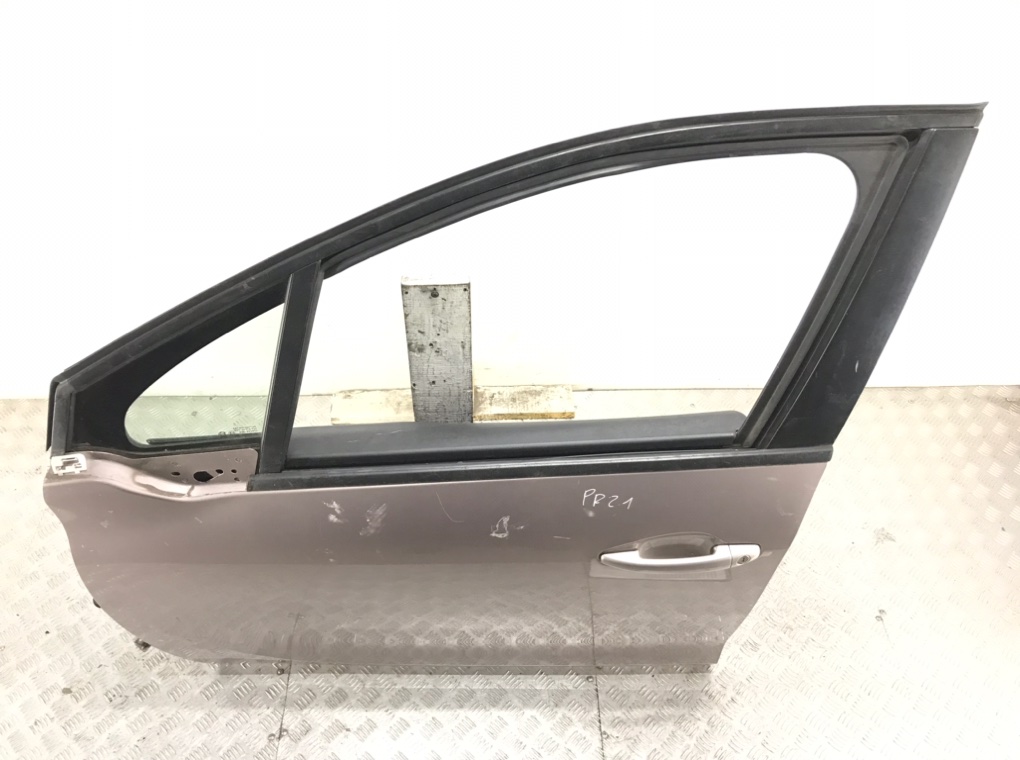 Дверь передняя левая для Peugeot 208, 2012 г. 1.4 HDi дизель б/у — фото 2