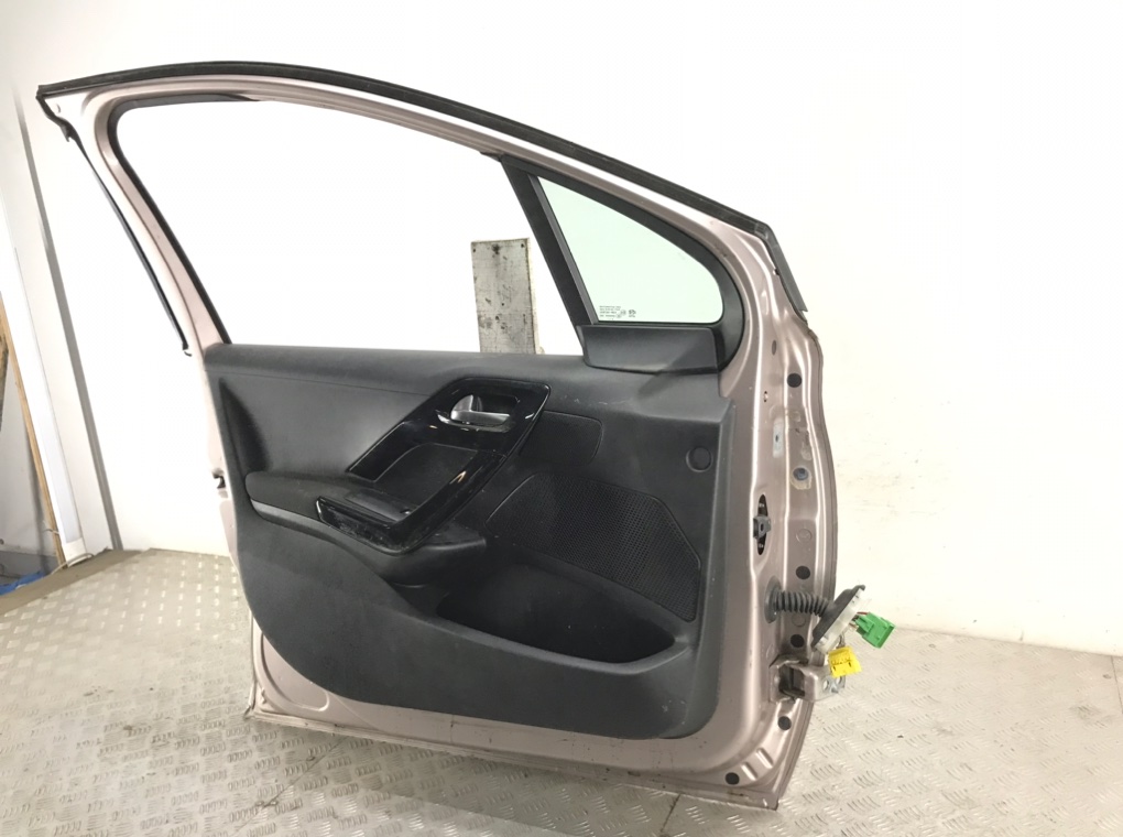 Дверь передняя левая для Peugeot 208, 2012 г. 1.4 HDi дизель б/у — фото 5