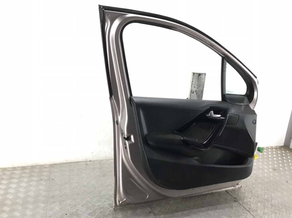 Дверь передняя левая для Peugeot 208, 2012 г. 1.4 HDi дизель б/у — фото 6