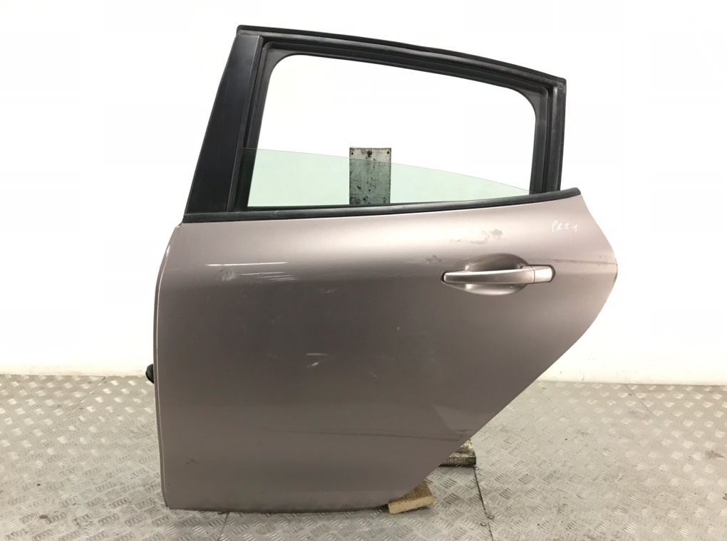 Дверь задняя левая для Peugeot 208, 2012 г. 1.4 HDi дизель б/у