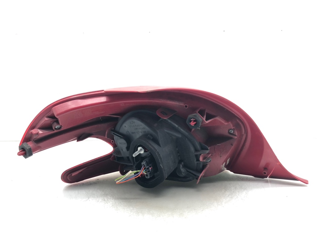 Фонарь задний правый для Peugeot 208, 2012 г. 1.4 HDi дизель б/у — фото 2