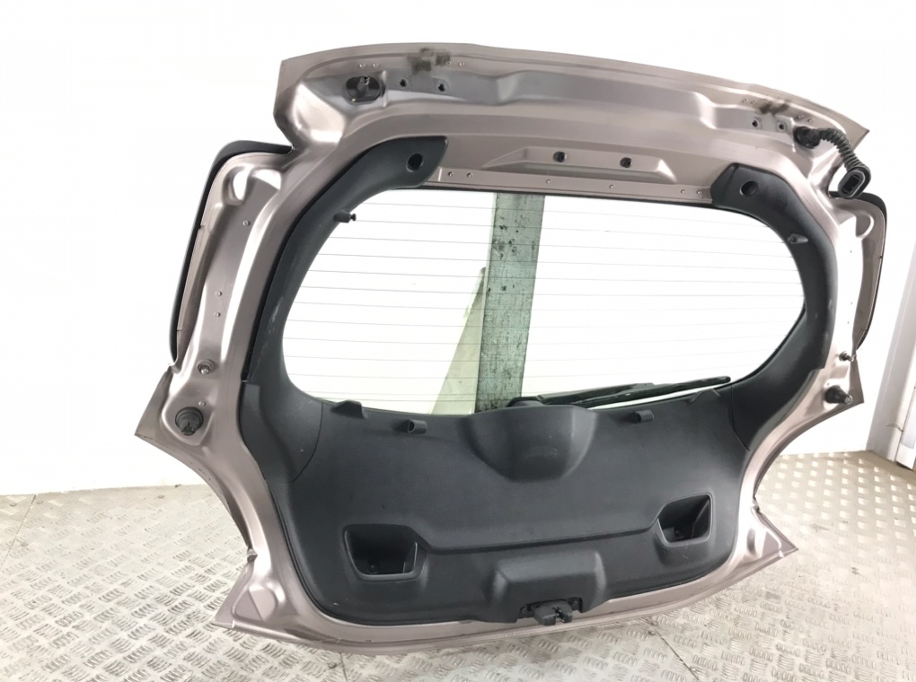 Крышка багажника для Peugeot 208, 2012 г. 1.4 HDi дизель б/у — фото 6
