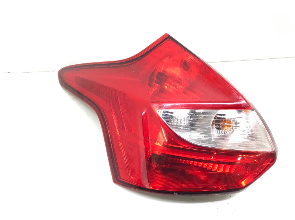 Фонарь задний левый для Ford Focus, 2013 г. 1.6 TDCi дизель б/у