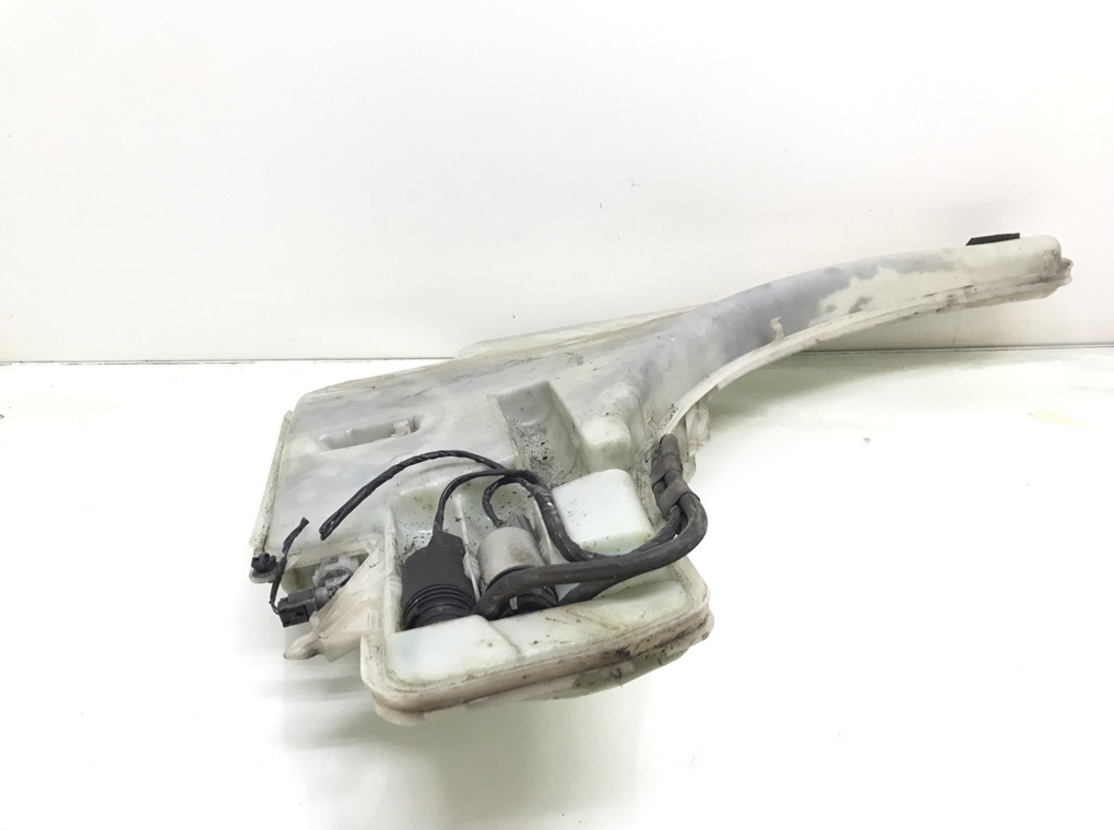 Бачок омывателя для BMW 3 E90/E91/E92/E93, 2006 г. 2.0 i бензин б/у — фото 2