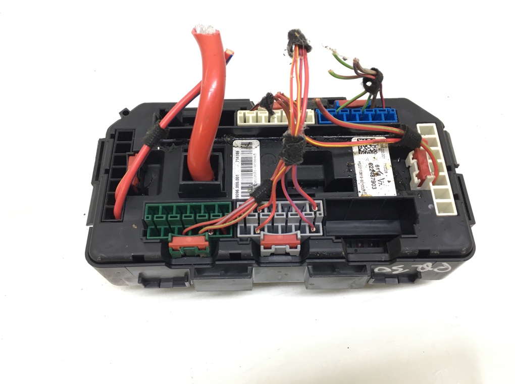 Блок предохранителей для BMW 1 F20/F21, 2011 г. 2.0 D дизель б/у — фото 4