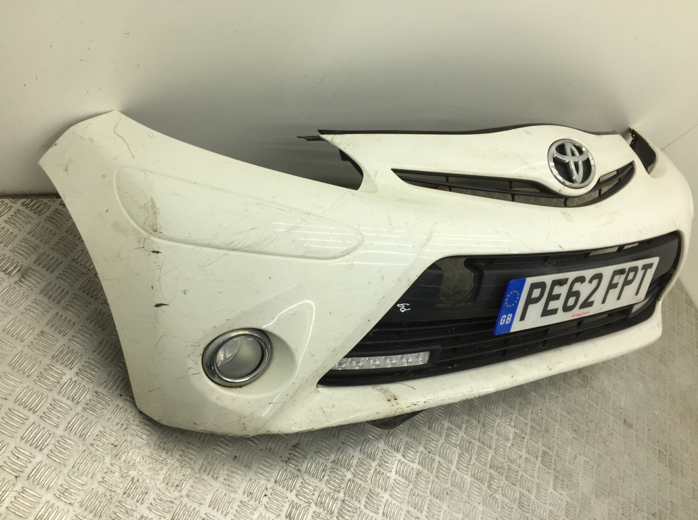 Бампер передний для Toyota Aygo, 2012 г. 1.0 i бензин б/у — фото 3