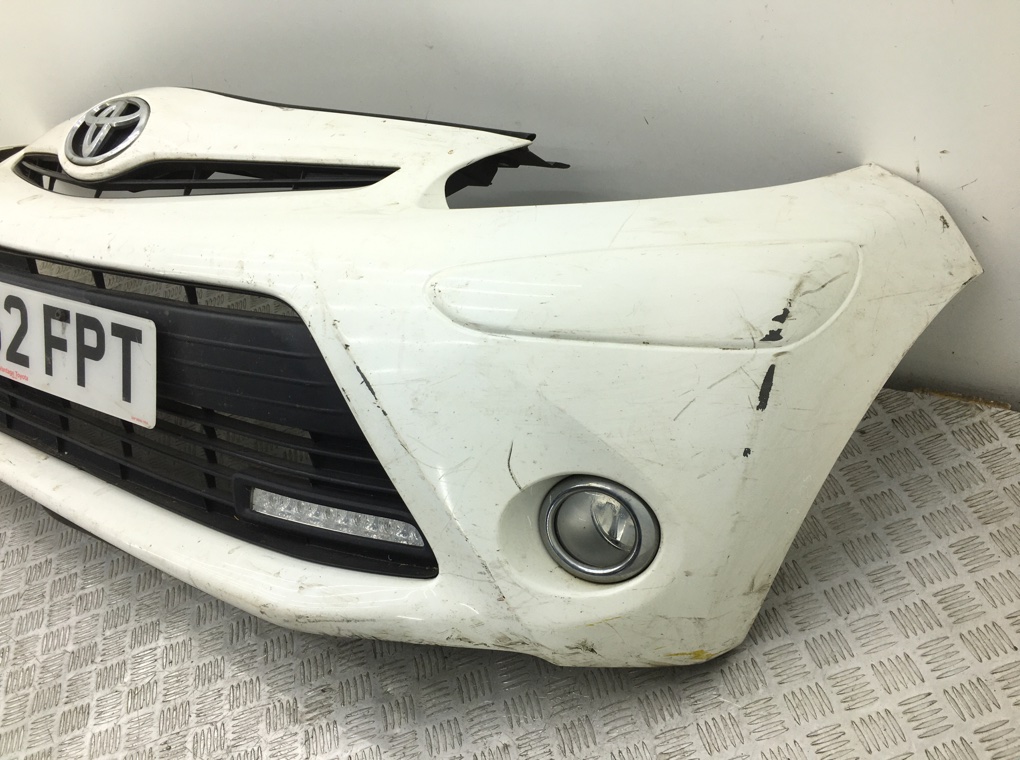Бампер передний для Toyota Aygo, 2012 г. 1.0 i бензин б/у — фото 4