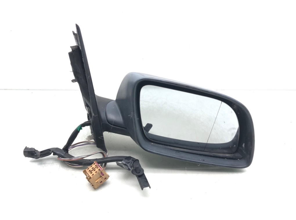 Зеркало наружное правое для Volkswagen Polo, 2003 г. 1.4 i бензин б/у