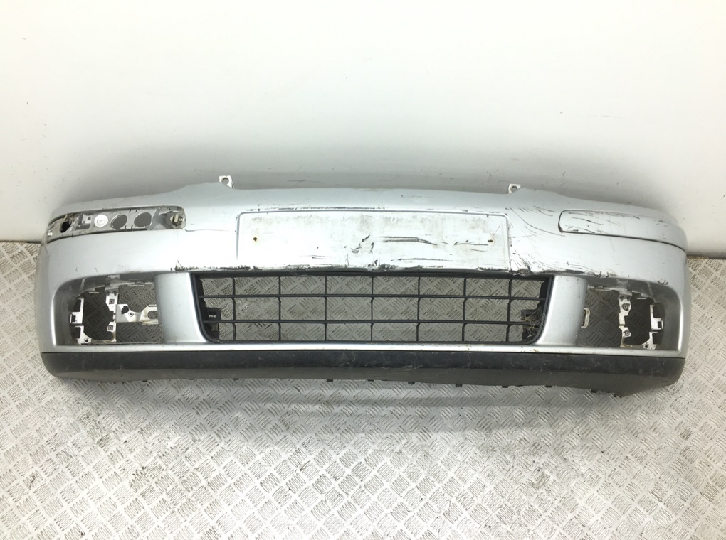 Бампер передний для Volkswagen Golf, 2005 г. 2.0 TDi дизель б/у