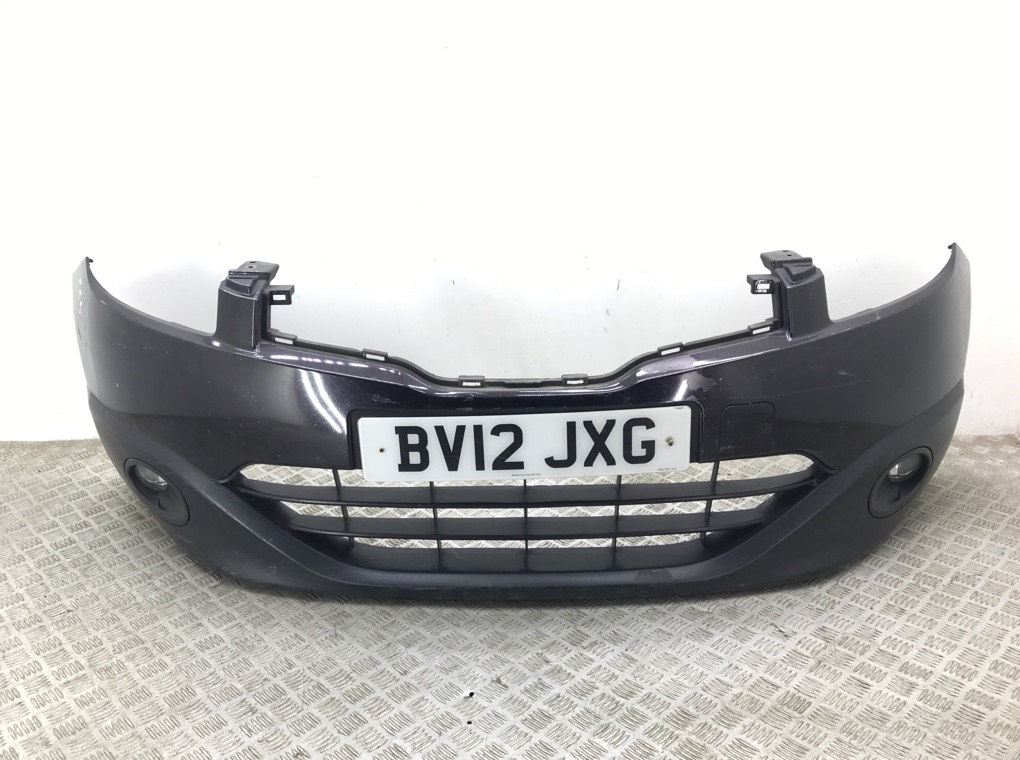 Бампер передний для Nissan Qashqai, 2012 г. 1.6 DCi дизель б/у