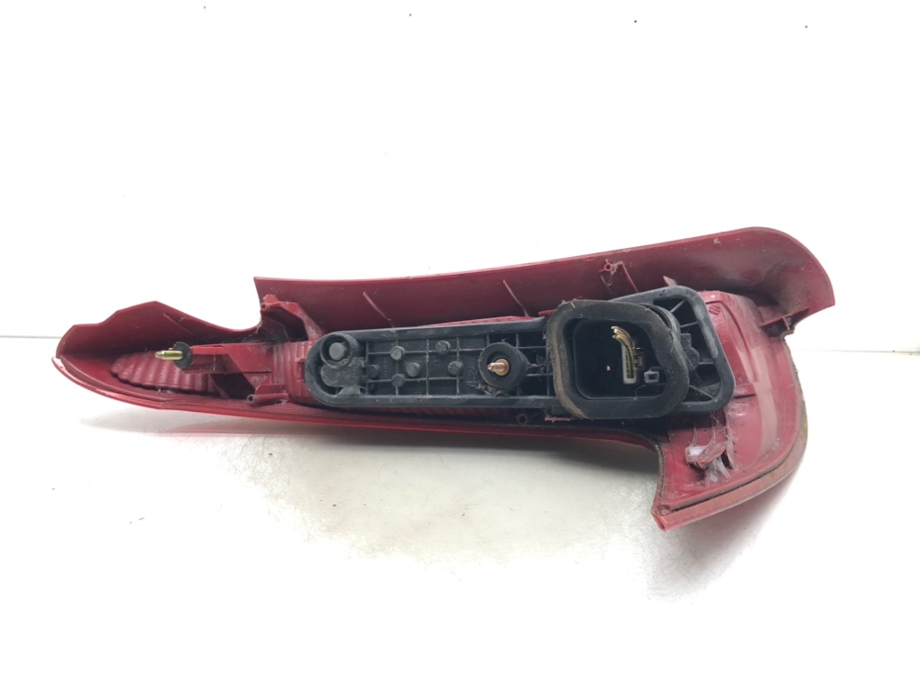 Фонарь задний правый для Peugeot 206, 2004 г. 2.0 HDi дизель б/у — фото 2