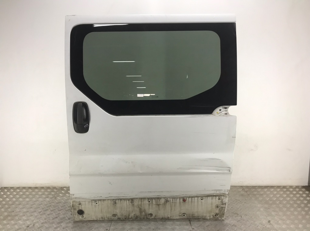 Дверь сдвижная левая для Nissan Primastar, 2004 г. 1.9 DCi дизель б/у