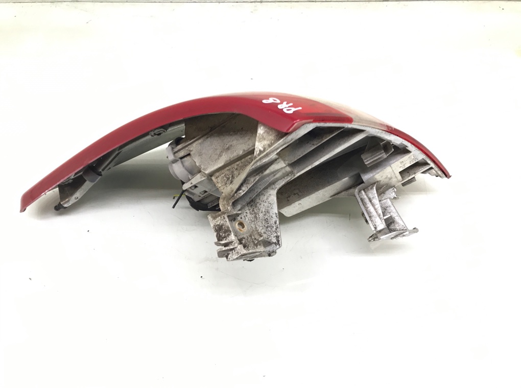 Фонарь задний правый для Citroen C4 Picasso, 2007 г. 2.0 HDi дизель б/у — фото 2