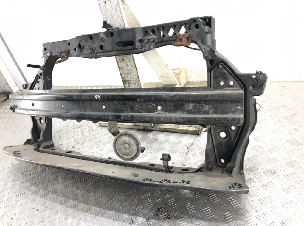 Панель передняя (телевизор) для Hyundai i20, 2013 г. 1.4 CRDi дизель б/у — фото 3