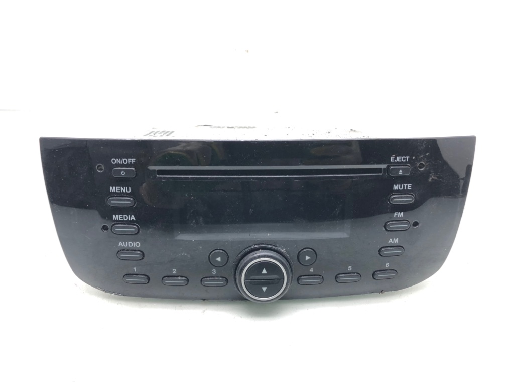Магнитола для Fiat Punto, 2011 г. 1.4 i бензин б/у