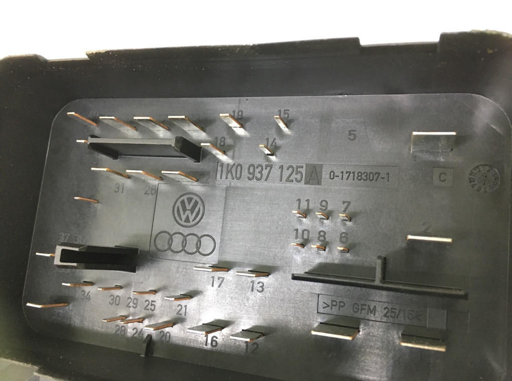 Блок предохранителей для Volkswagen Golf, 2007 г. 2.0 TDi дизель б/у — фото 5