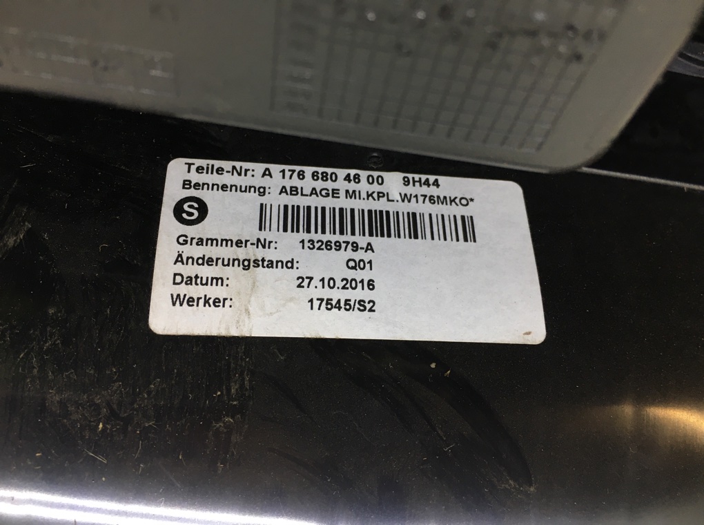 Пепельница для Mercedes A W176, 2016 г. 2.2 CDi дизель б/у — фото 5
