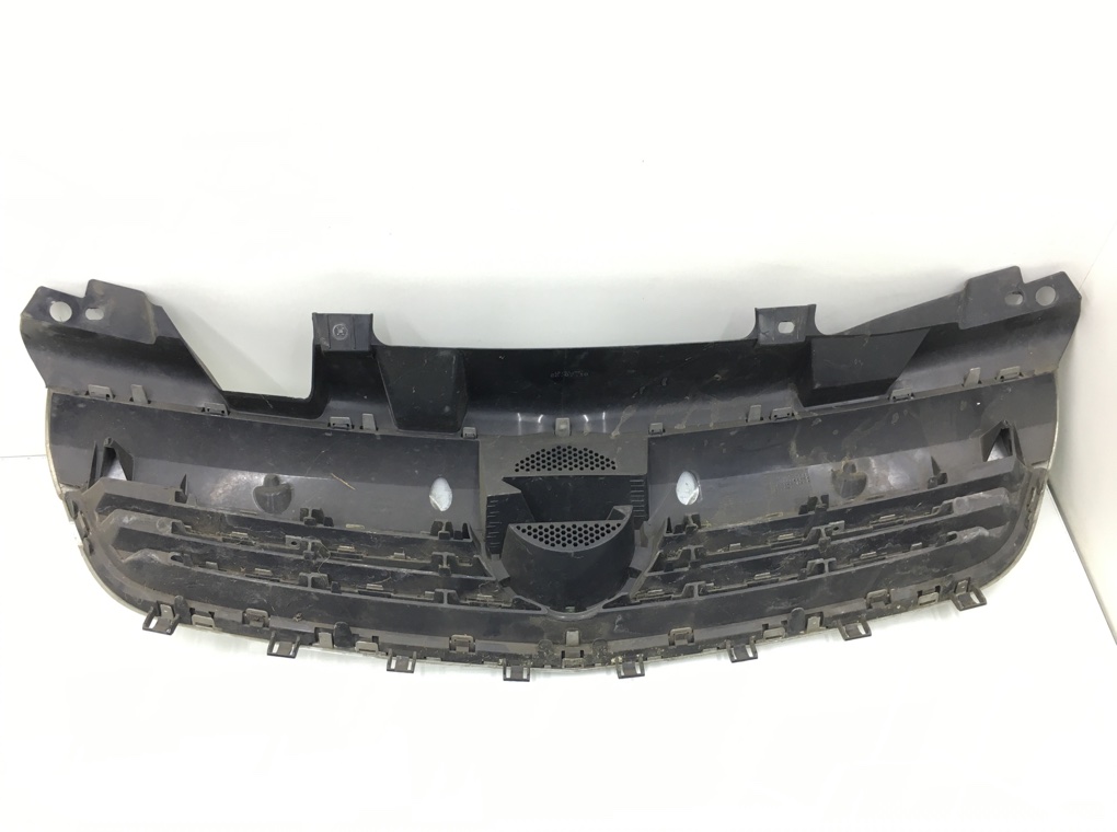 Решетка радиатора для Opel Zafira, 2010 г. 1.8 i бензин б/у — фото 2